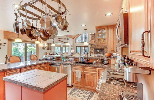 Ridgway House | Luxe Ridgway Home w/Mountain Views & Hot Tub!