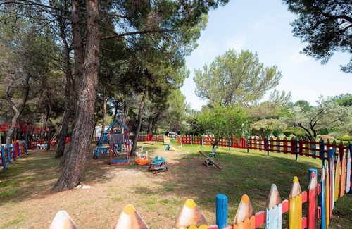 Valbandon Ski Chalet | Luxe Sanitary 5 pers. Villatent at 4-star campsite Bi Village