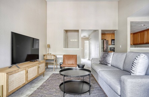 Santa Clara Apartment | Luxe Santa Clara 2BR w/ W/D, Gym, Pool, walk to Safeway, by Blueground