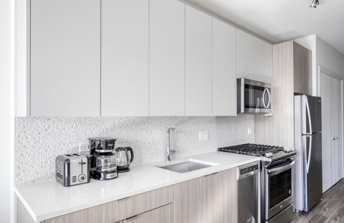 South Loop Apartment | Luxe South Loop Studio w/Lounge, Pool & Gym nr Grant Park, by Blueground