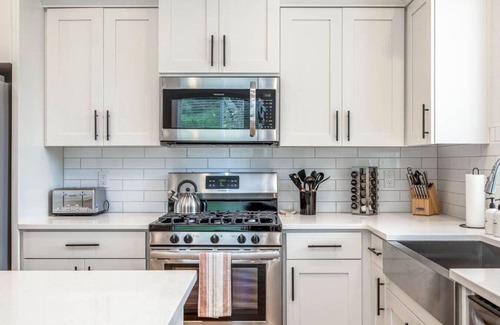 Eugene House | LUXE | U of O | Downtown | 5 Bed