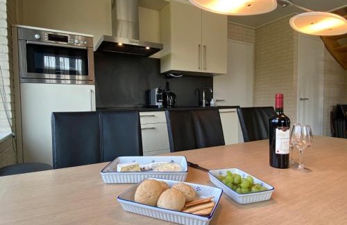 Tzummarum House | Luxe vakantiewoning met stoomcabine en bubbelbad
