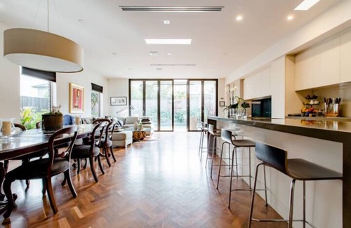 Hawthorn East House | Luxe - Whole House - 28+ Days - Hawthorn Eastnn