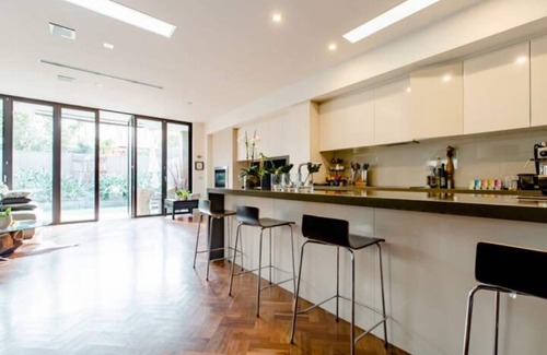 Hawthorn East House | Luxe - Whole House - 28+ Days - Hawthorn Eastnn