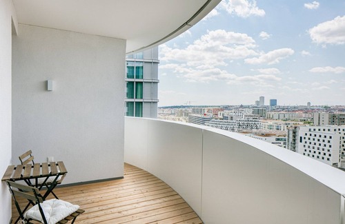 Favoriten Apartment | Luxe Wieden 1BR w/Balcony, Gym, Elevator, walk to U-Bahn, by Blueground