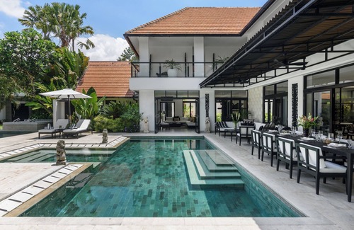 Sunset Road Villa | Luxevacay Anaya Manis Villa lvid3