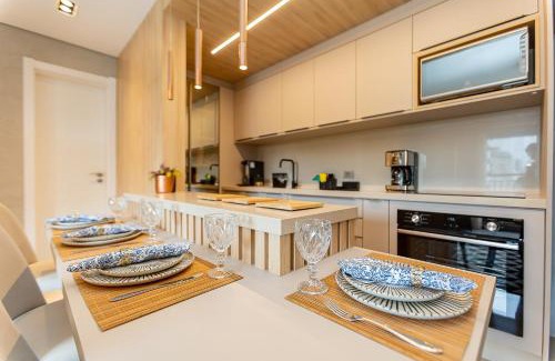 Batel Apartment | Luxuoso Apt Batel - 4 Minutos do Shopping Pátio Batel c/Garagem, Piscina, Sauna e Academia