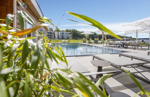 Muritz Apartment | Luxuriös Ausgestattete Ferienwohnung für Max. 4 Personen. Pool, Strand und Sauna