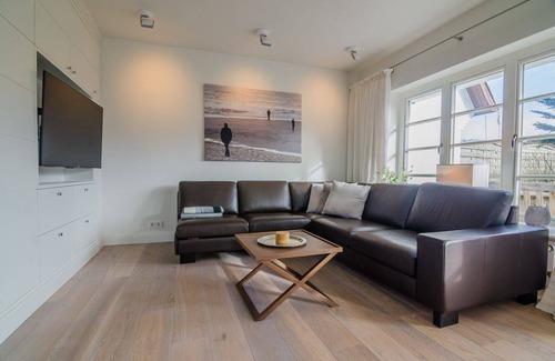 Westerland House | Luxuriöse Doppelhaushälfte, ruhig gelegen in Alt-Westerland, mit Garten und für 4 Personen.