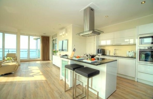 Muritz Apartment | Luxuriöses Penthouse auf 2 Ebenen mit Riesiger Dachterrasse mit Müritzblick