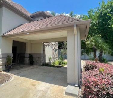 Northside House | LUXURIA Mini-Mansion near HOUSTON DOWNTOWN