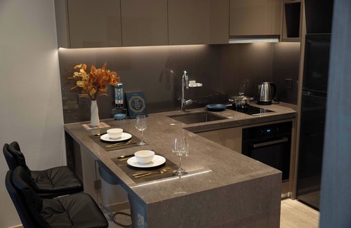 Da Kao Apartment | Luxurious 1+ Bedroom at the MarQ District 1