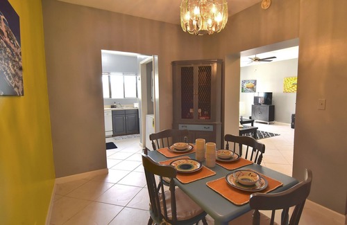 Nassau Condo | Luxurious 1 bedroom condo w/pool on site PLUS NFL Package to watch all games