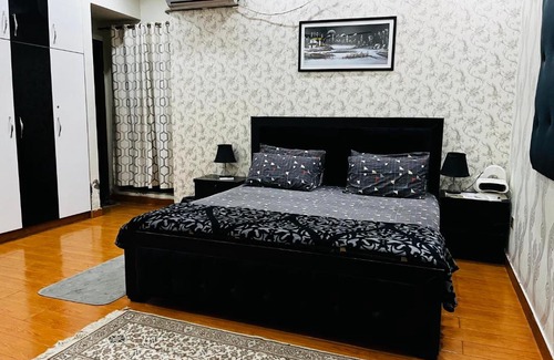E-11 Sector Apartment | Luxurious 1 BR Apartment: Netflix, Youtube.