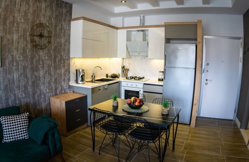 Kusadasi Condo | Luxurious 1BR! Netflix & kitchen - 5 min from the beach