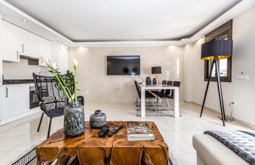 Puerto Banus Apartment | Luxurious 2 Bed Banús Apt with private parking - RDR193