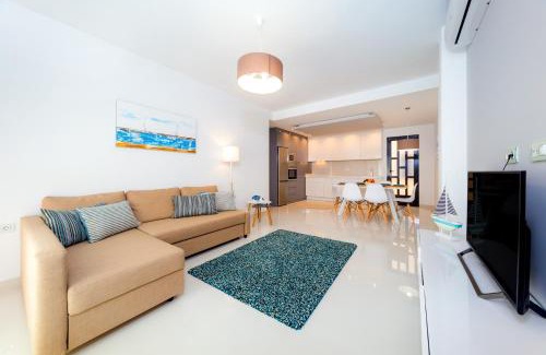 Pueblo Latino Apartment | Luxurious 2 Bedroom Apartment near the beach