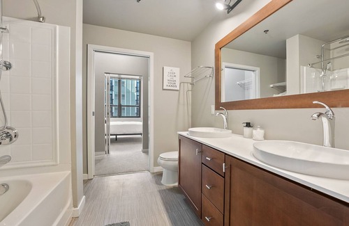 Old West Side Condo | Luxurious 2 Bedroom Condo in Heart of Ann Arbor 331