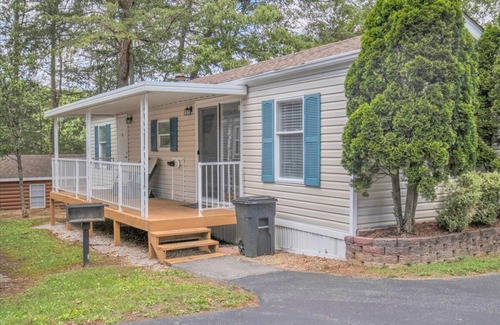 Gatlinburg - Pigeon Forge Cottage | Luxurious 2BR Cottage in Pigeon Forge