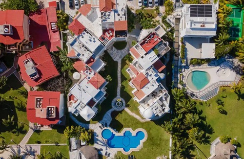 Zona Hotelera Villa | "Luxurious 2BR Oceanside Villa: Private Pool & Jet Ski Access, King Beds!"n
