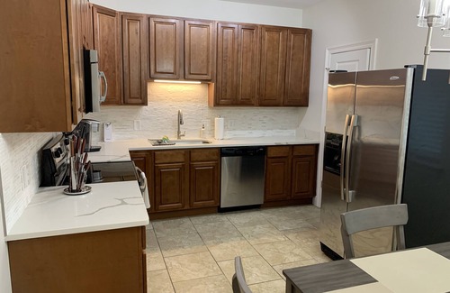 Mobile Condo | Luxurious 2nd floor midtown apartment with balcony.