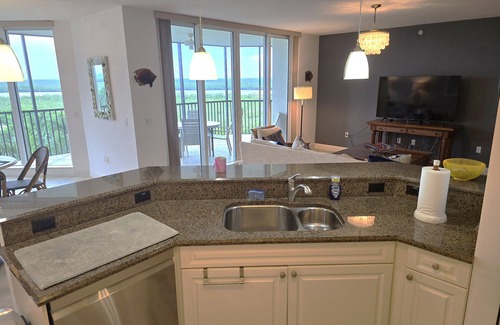 Hammock Bay Condo | Luxurious 3-Bedroom Condo in Aversana at Hammock Bay