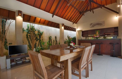 Sunset Road Villa | Luxurious 3 Master Bedroom Villa with Pool in Seminyak - Villa Bhakti Bali