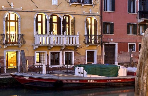 Cannaregio Apartment | Luxurious 300 sqm Apartment with Canal View in Cannaregio