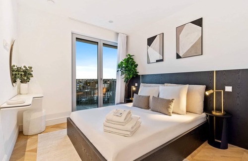 Gasperich Apartment | Luxurious 3BR Apt with Jacuzzi in Central Lux