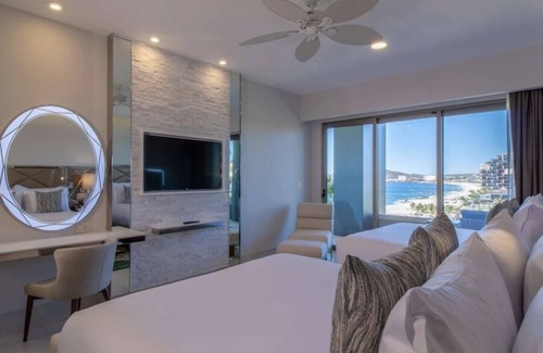 El Tezal Resort | Luxurious 4,198 sq ft OCEANFRONT SUITE. 3 bdrm, 3.5 bath, SPRING BREAK 2026