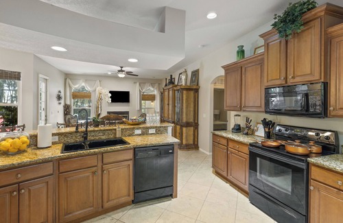 Port Saint Lucie House | Luxurious 4 Bedroom Pool Paradise