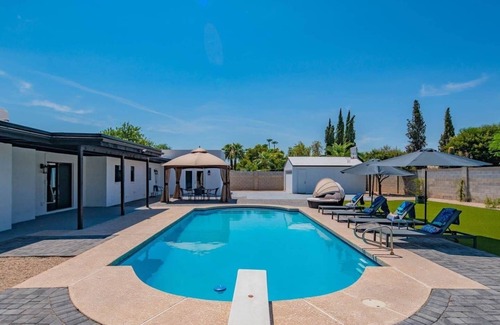 Rancho Saguaro House | Luxurious 4 Bedroom with Resort-Like Pool Area & Many Outdoor Activities! by RedAwning