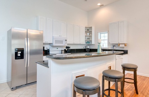 Colington House | Luxurious 4 BR Family Retreat with Pool