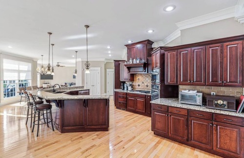Bloomfield House | Luxurious 5-Bed Escape in Heart of Bourbon Trail