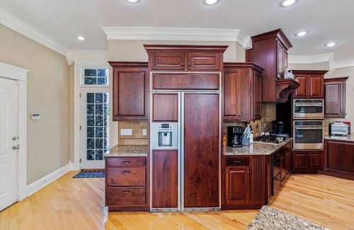 Bloomfield House | Luxurious 5-Bed Escape in Heart of Bourbon Trail