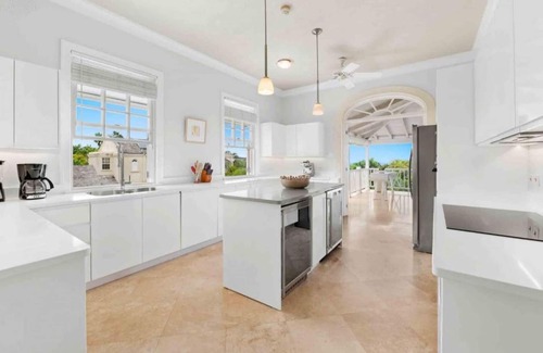 Holetown Villa | Luxurious 5 bed villa located in Sugar Hill Resort