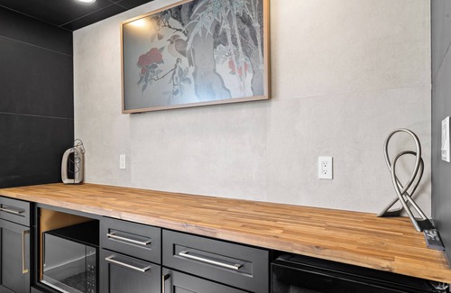 Cottonwood Heights House | Luxurious 5bd/3ba MTN VIEWS Minutes to Ski Resorts