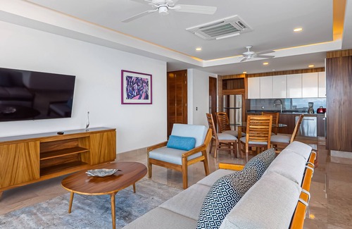 Mismaloya Apartment | Luxurious 6th-floor condo with pool, oceanfront balcony & water view