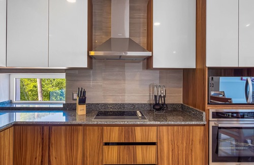 Mismaloya Apartment | Luxurious 6th-floor condo with pool, oceanfront balcony & water view