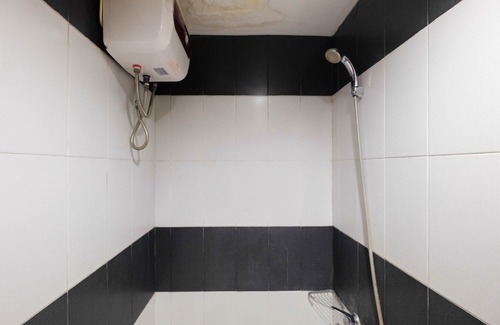 Depok Hotel | Luxurious and Comfy 2Br Cinere Bellevue Suites Apartment