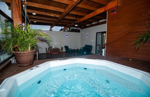 Sarasota Apartment | "luxurious and Elegant Apartment in Bella Vista"
