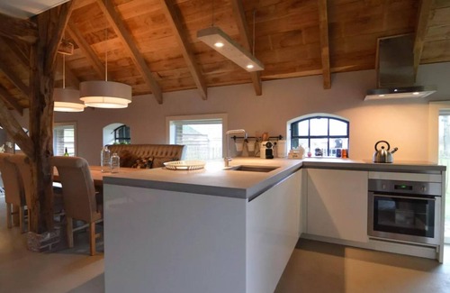 Nieuwleusen House | Luxurious and modern farmhouse with sauna