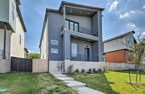 Meadows At Trinity Crossing House | Luxurious and Spacious Austin Home about 8 Mi to Dtwn!