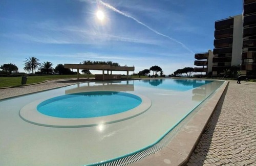 Cascais Apartment | Luxurious Ap with pool facing the sea