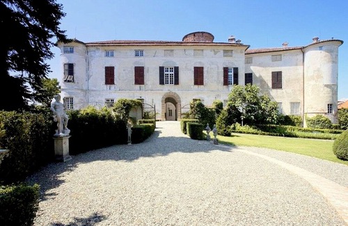 Rocca Grimalda Apartment | Luxurious Apartment in Rocca Grimalda with Garden