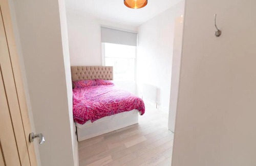 Bedford Apartment | Luxurious Apartment in Balham High Road, SW17