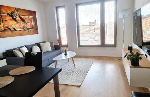 Smichov Apartment | Luxurious Apartment Near the Center - Entire Unit