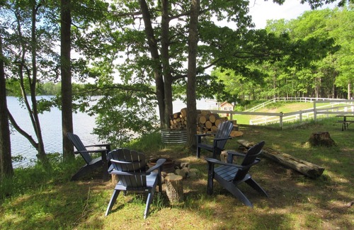 Lupton Apartment | Luxurious Apartment Style Cabin at Arrowhead Lake