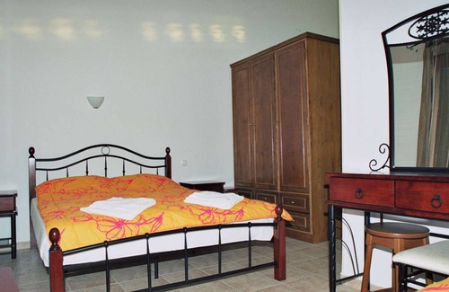Lefokastron Apartment | Luxurious beach bungalows with sea view - Exclusive rental for groups of up to 15 people