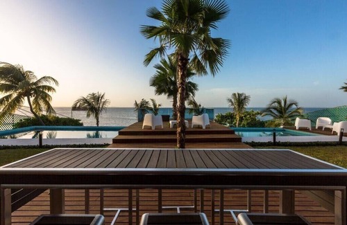 Zona Hotelera Villa | Luxurious beachfront House in Cancun